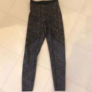 Ultracor ultra silk leggings. Size Small